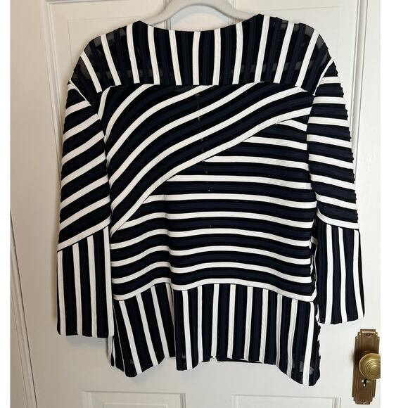 Chico's Traveler s Women's 1 / M Ribbon Stripe Zip Front Jacket Blue White Mesh - Picture 2 of 13